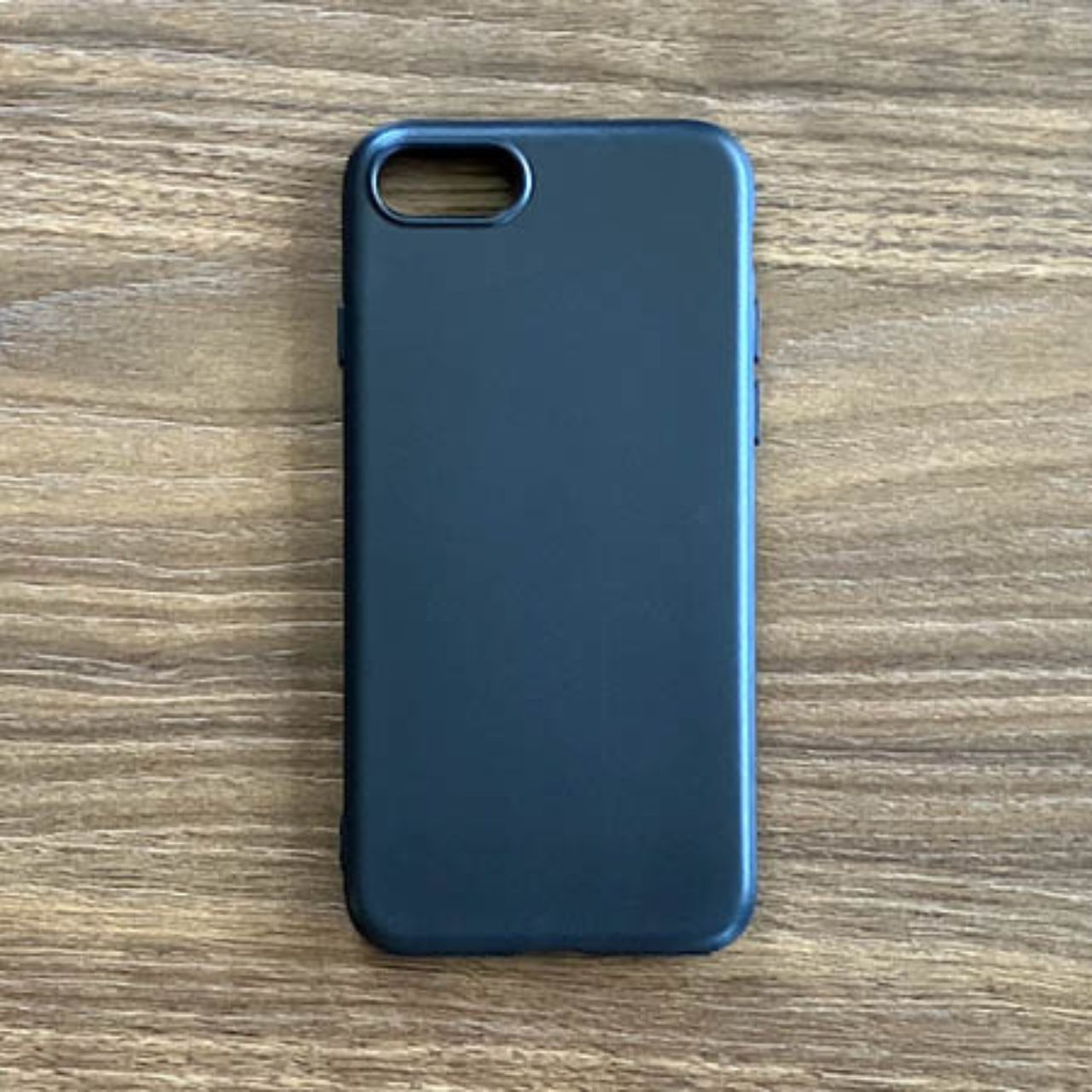 メンズの100均のスマホケースのダサくないおしゃれなコーディネート例