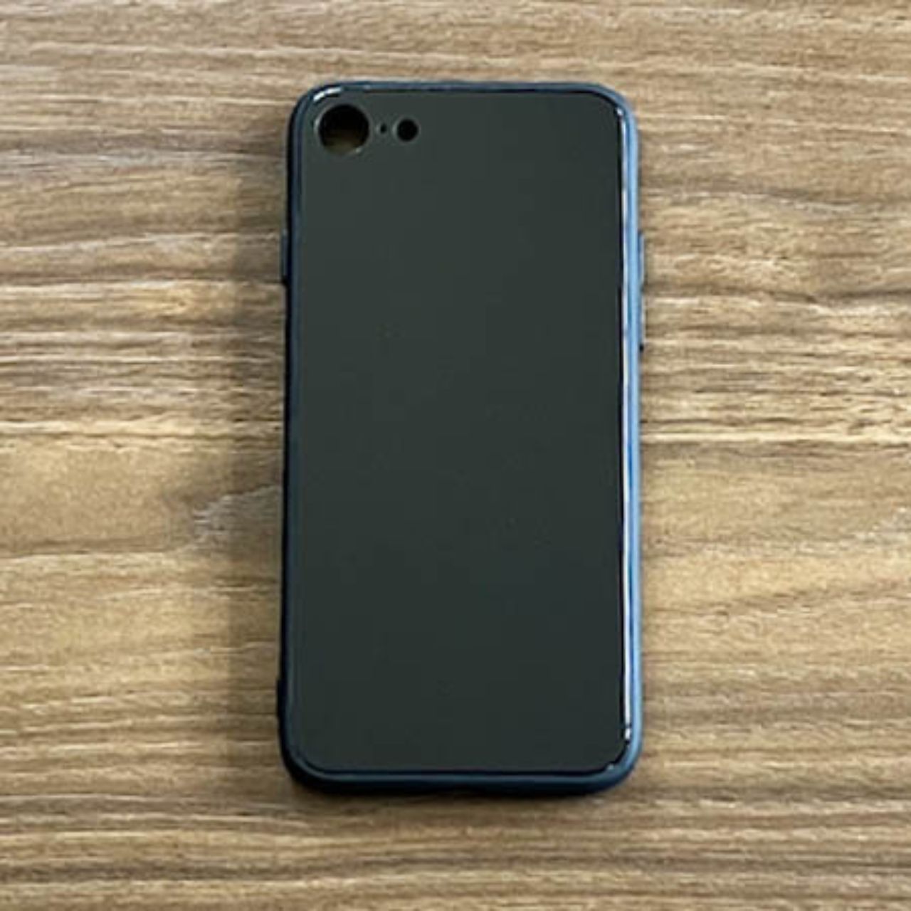メンズの100均のスマホケースのダサくないおしゃれなコーディネート例