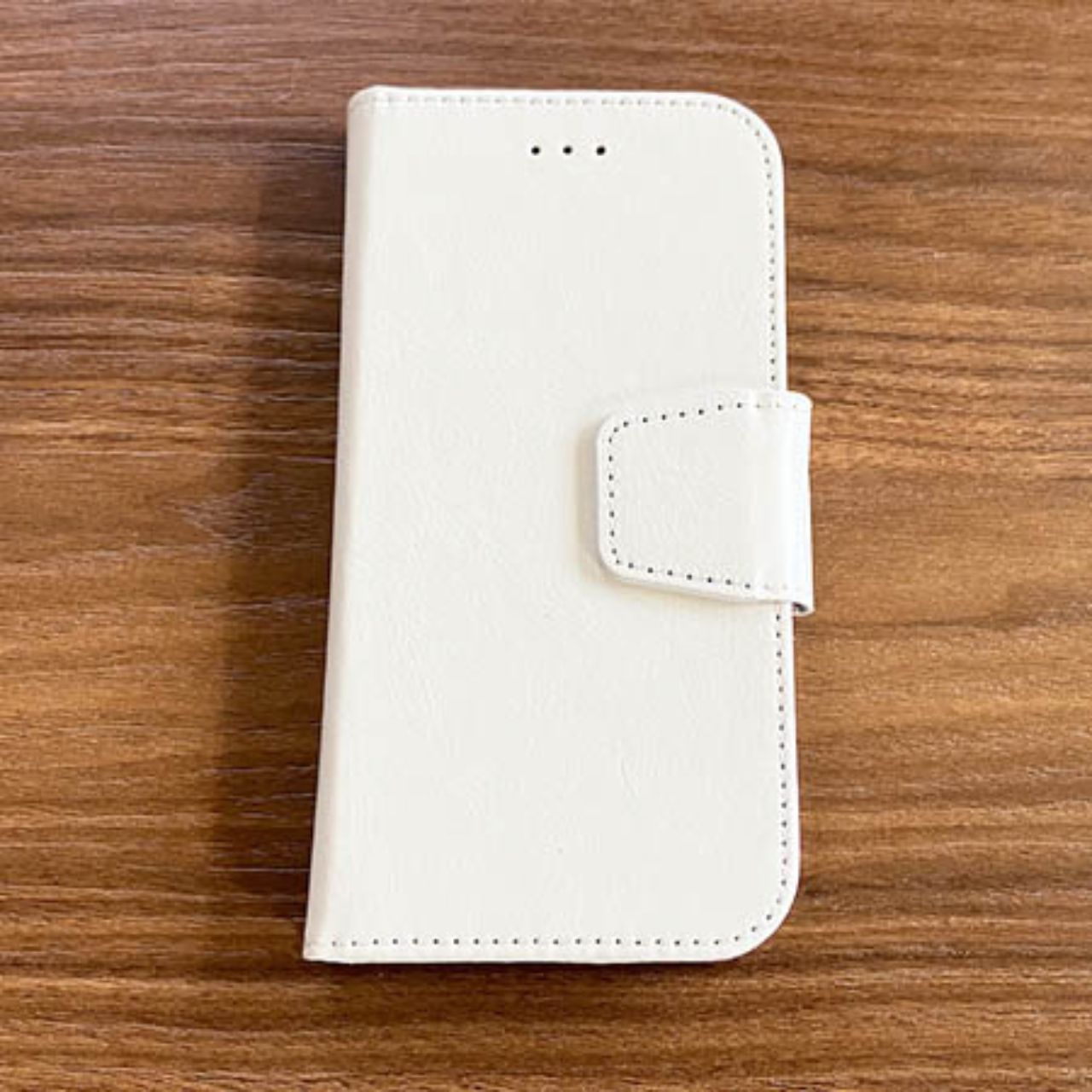 レディースの100均のスマホケースのダサくないおしゃれなコーディネート例
