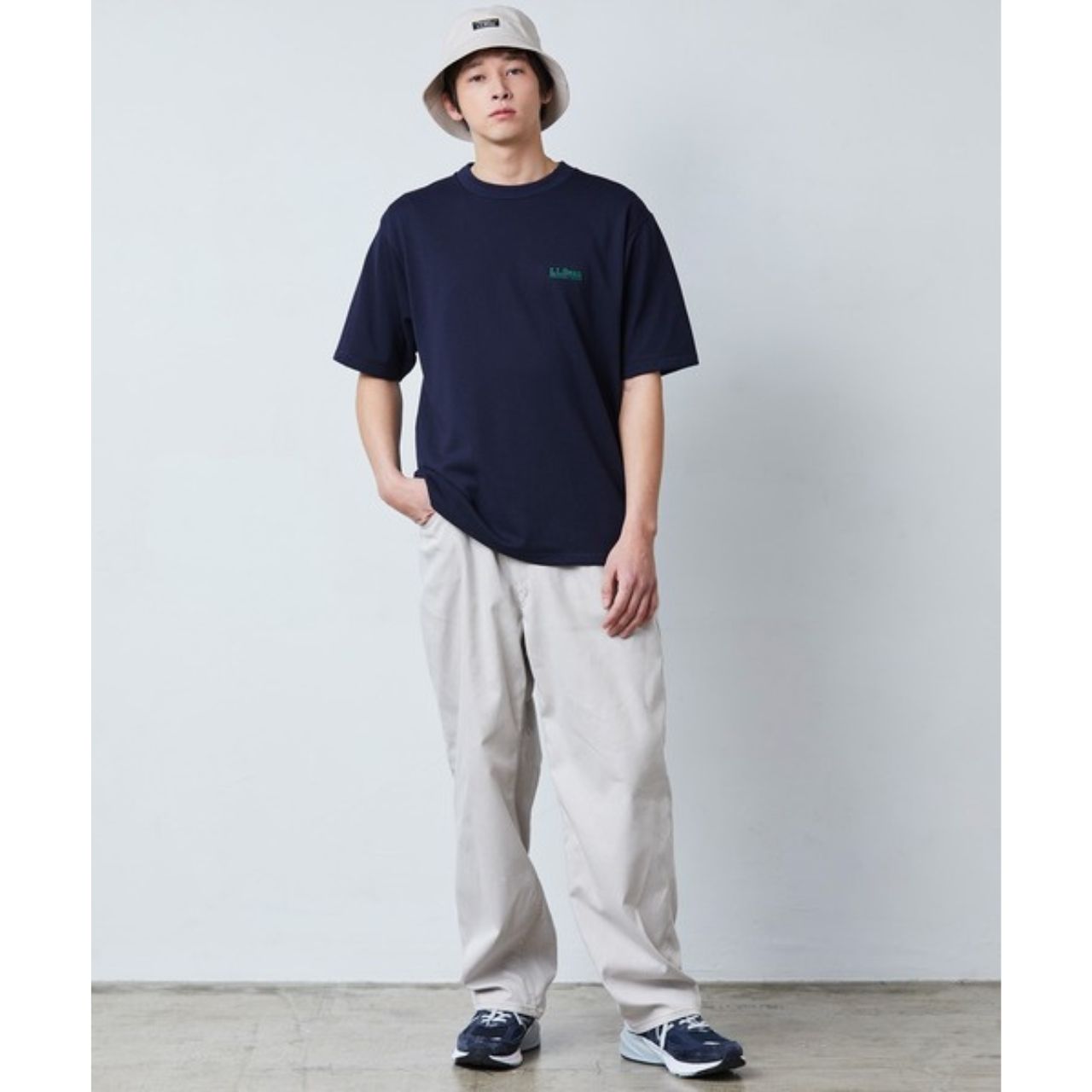 メンズのワンポイントTシャツのダサくないおしゃれなコーディネート例
