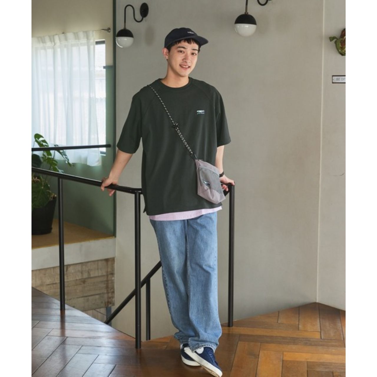 メンズのワンポイントTシャツのダサくないおしゃれなコーディネート例
