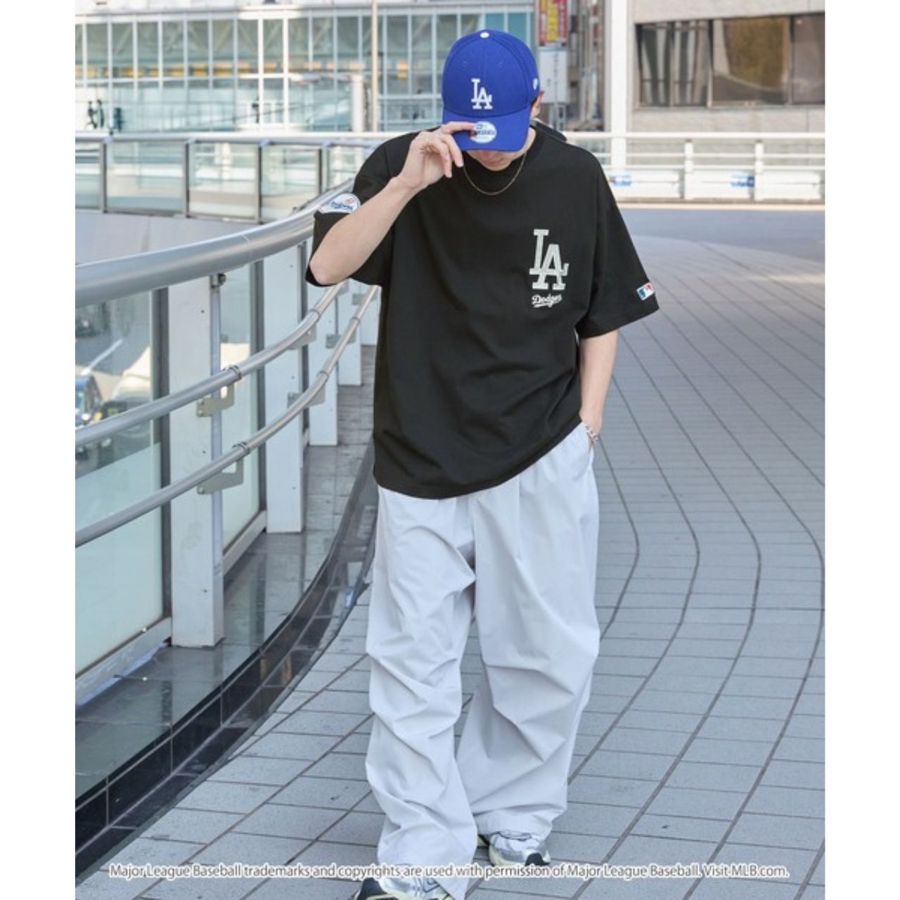メンズのワンポイントTシャツのダサくないおしゃれなコーディネート例
