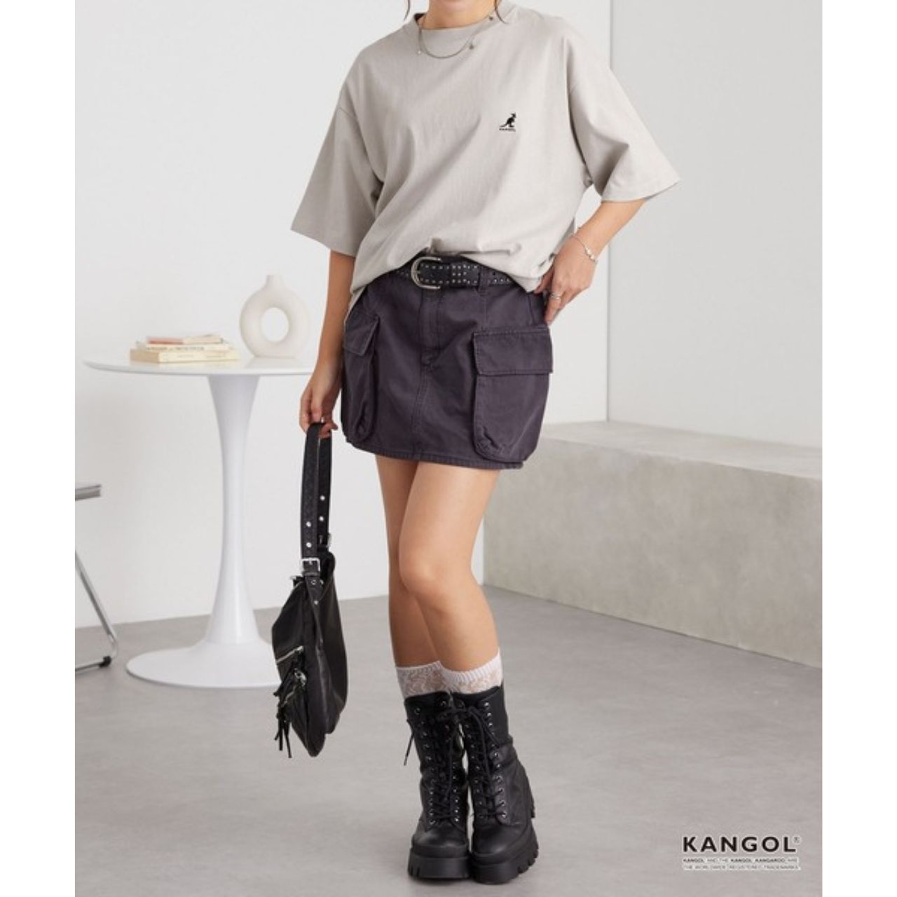 レディースのワンポイントTシャツのダサくないおしゃれなコーディネート例
