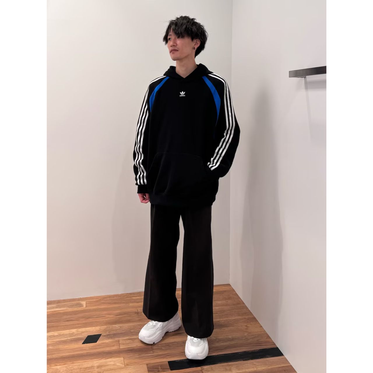 メンズのAdidasのオズガイアのダサくないおしゃれなコーディネート例