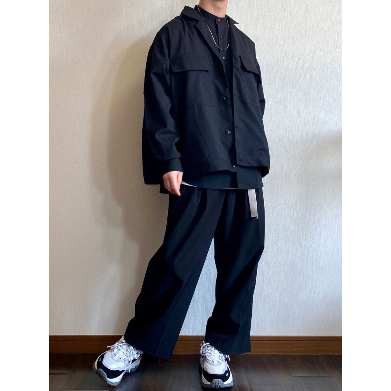 メンズのアキクラシックのダサくないおしゃれなコーディネート例
