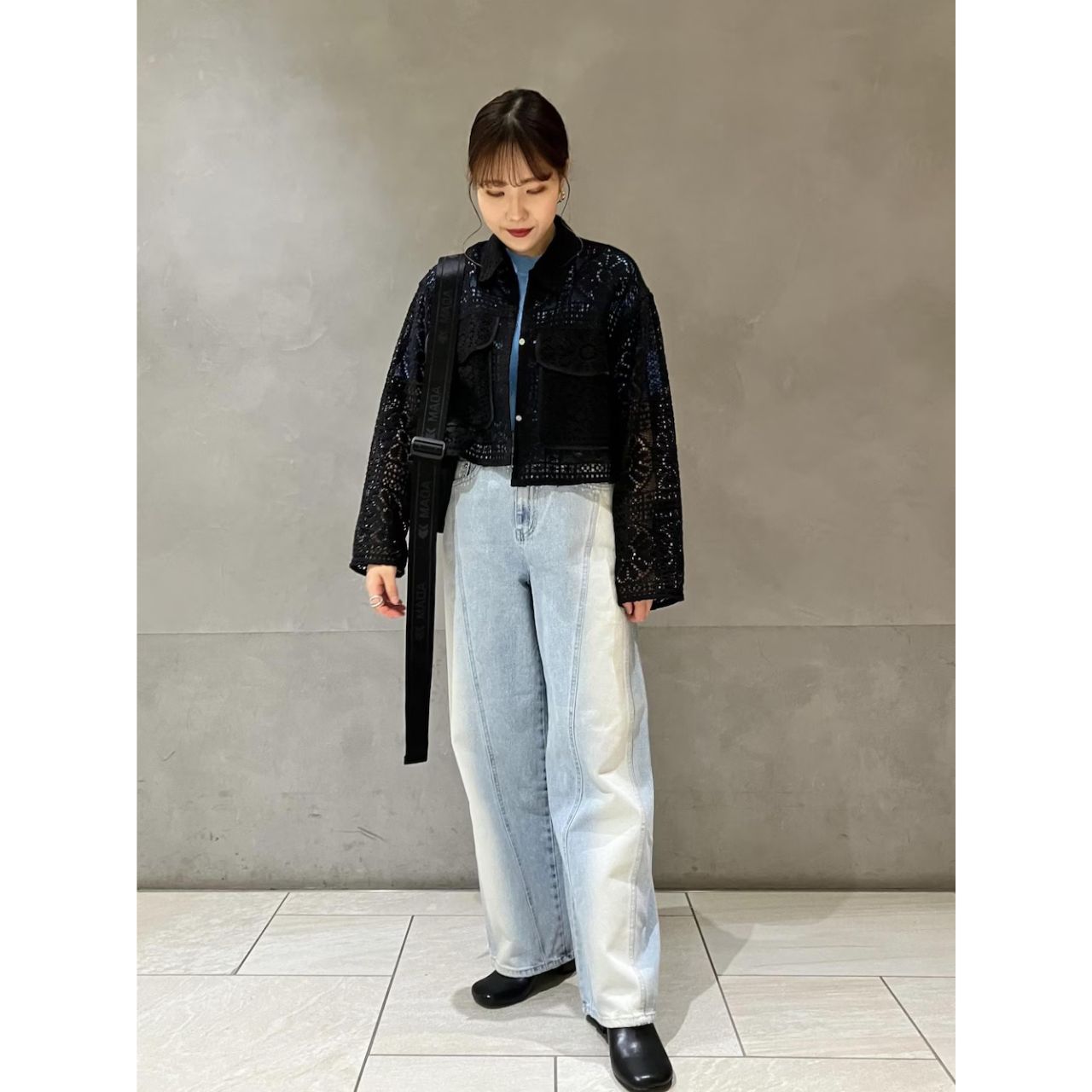 レディースの総柄シャツのダサくないおしゃれなコーディネート例