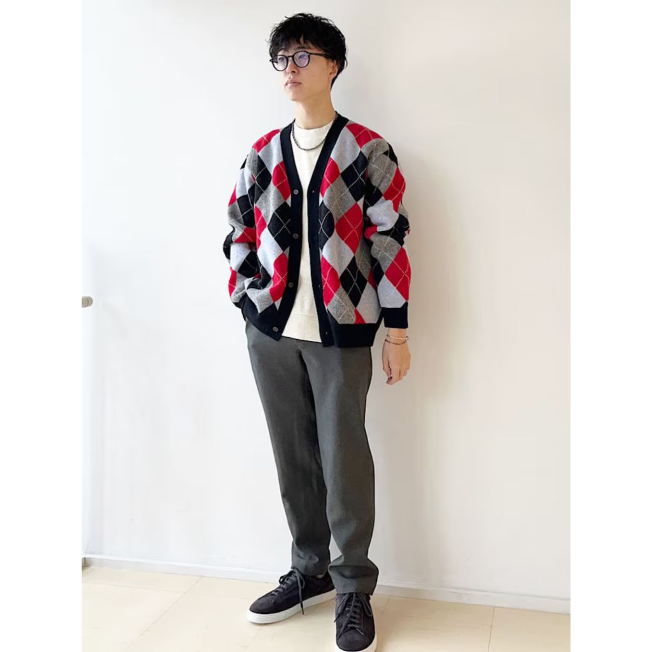 メンズのアーガイルニットのダサくないおしゃれなコーディネート例