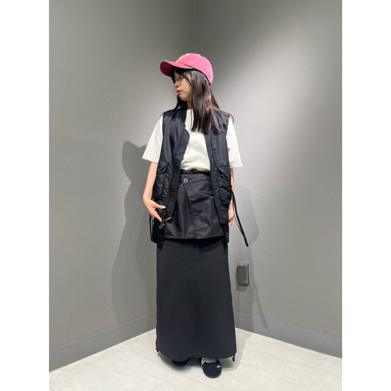 レディースのAVIREXのキャップのダサくないおしゃれなコーディネート例