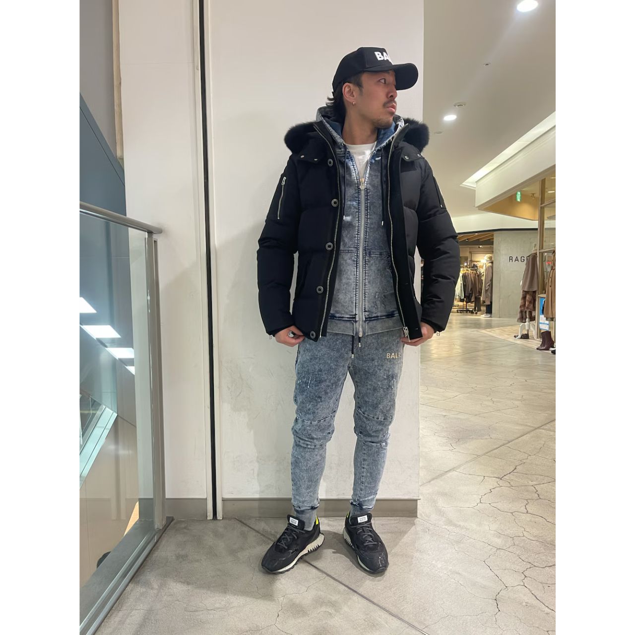 メンズのボーラー（BALR.）のキャップのダサくないおしゃれなコーディネート例