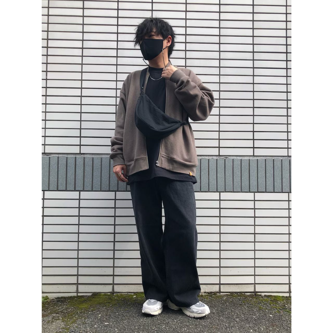 メンズのバナナバッグのダサくないおしゃれなコーディネート例