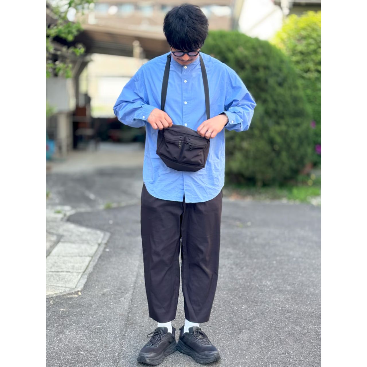 メンズのバンドカラーシャツのダサくないおしゃれなコーディネート例