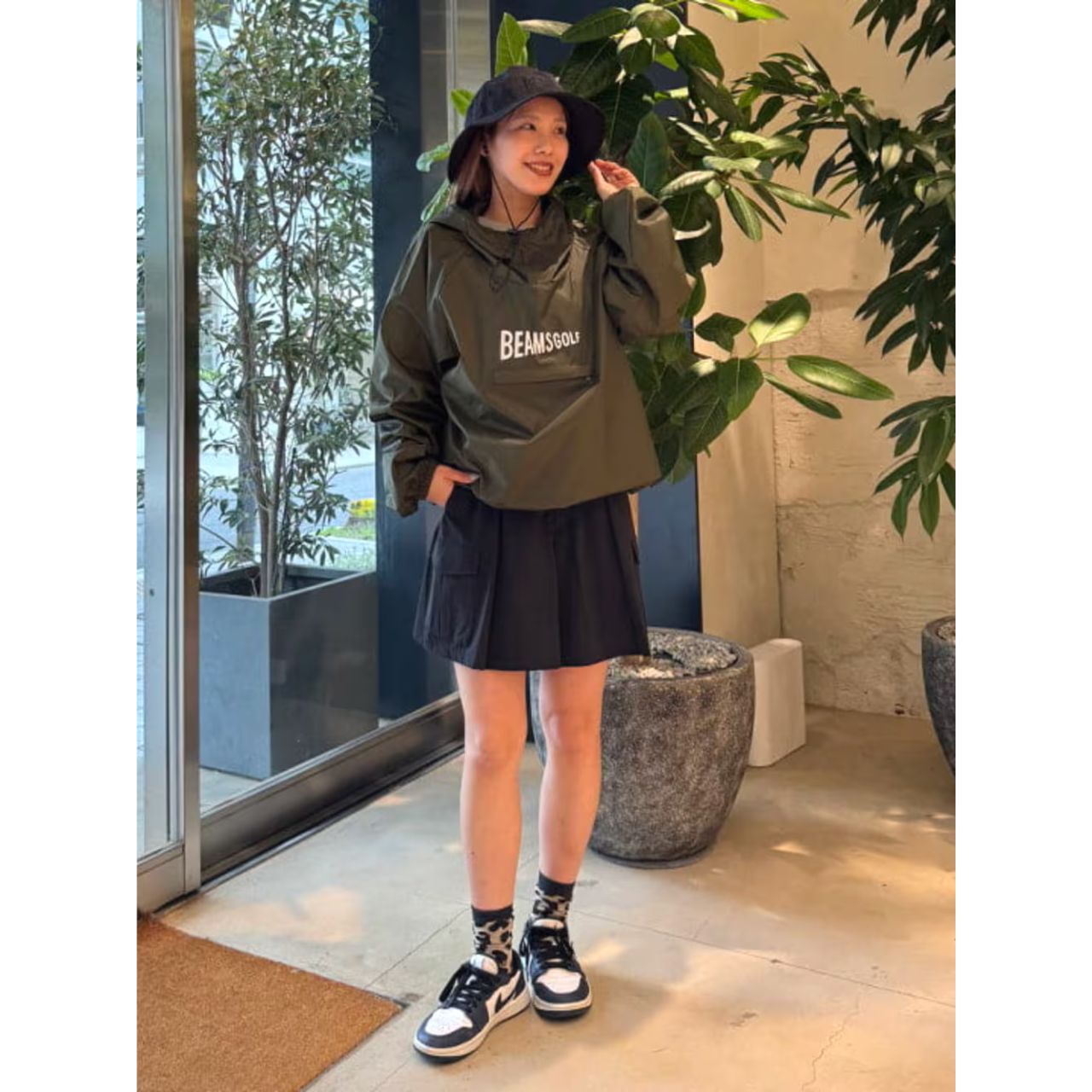 レディースのビームスゴルフの服のおしゃれなコーディネート例