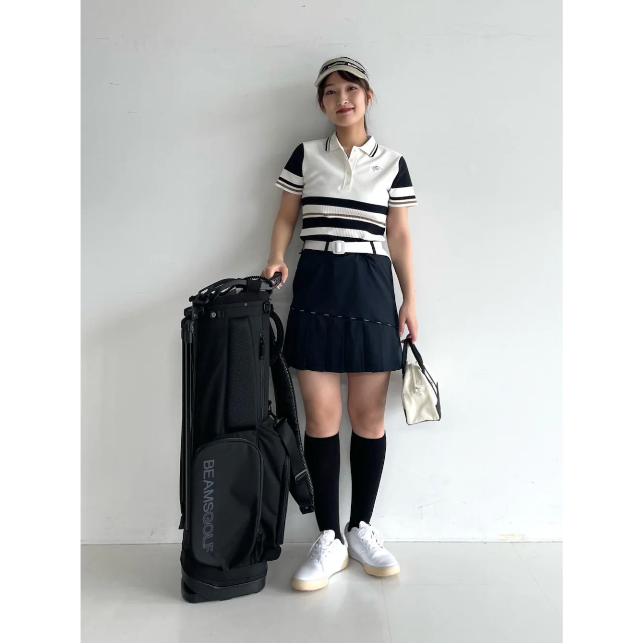 レディースのビームスゴルフの服のおしゃれなコーディネート例