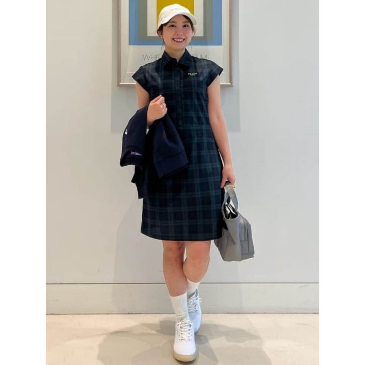 レディースのビームスゴルフの服のおしゃれなコーディネート例
