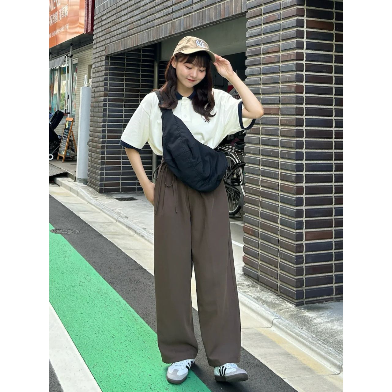レディースのベージュキャップのダサくないおしゃれなコーディネート例