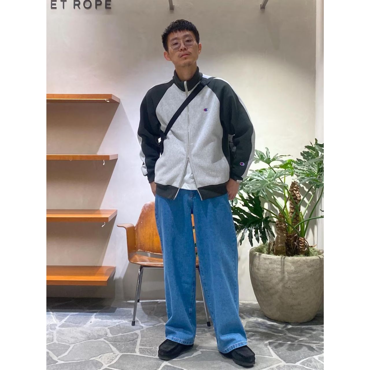 メンズのバイシクロンのバッグのダサくないおしゃれなコーディネート例
