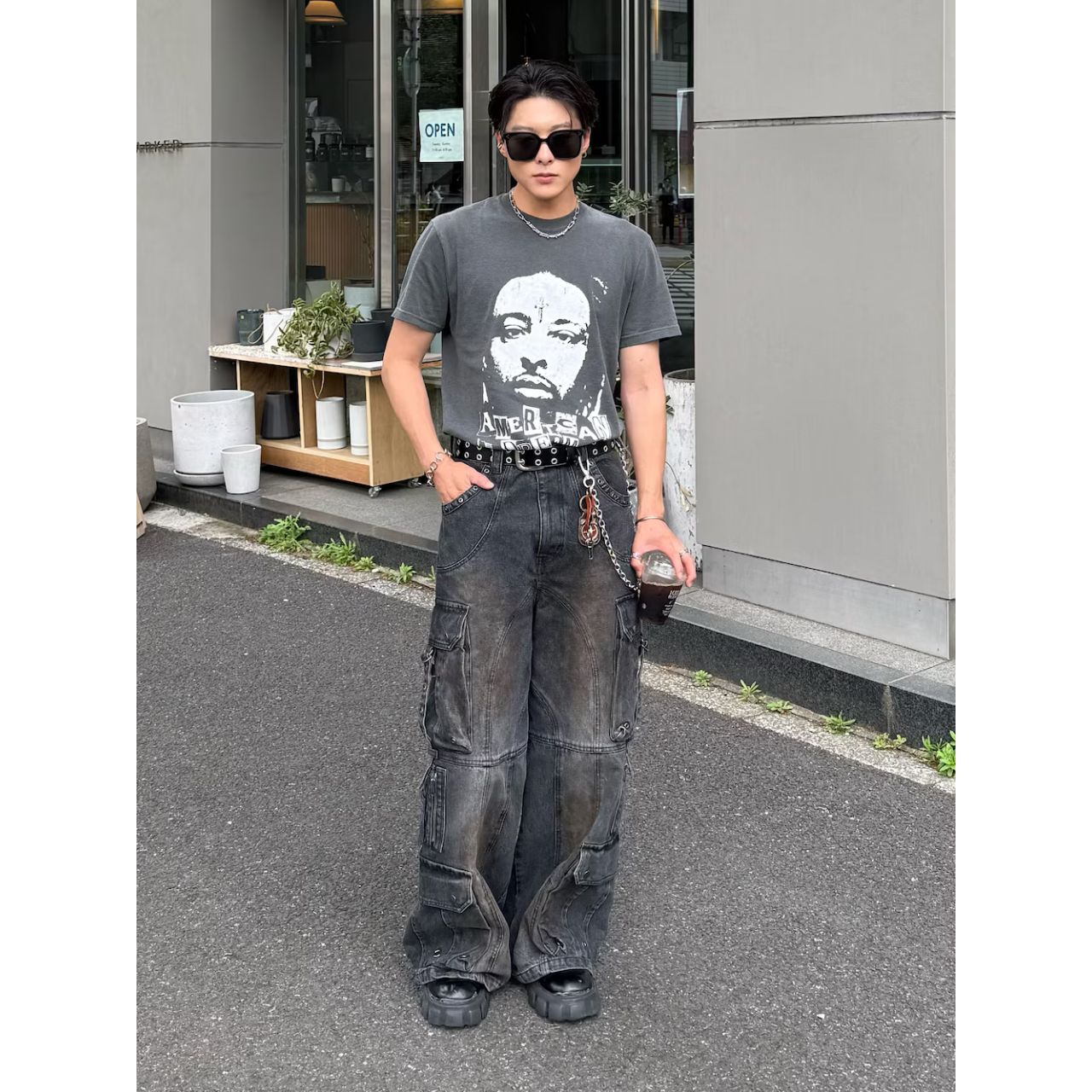 メンズの大きいサングラスのダサくないおしゃれなコーディネート例