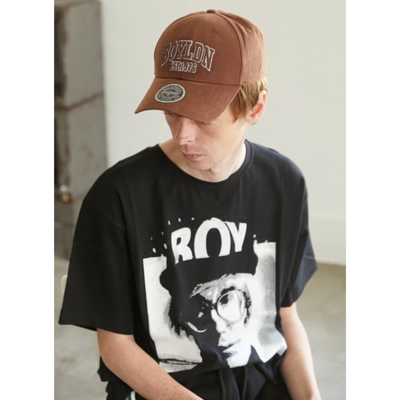 メンズのBOY LONDONのキャップのダサくないおしゃれなコーディネート例