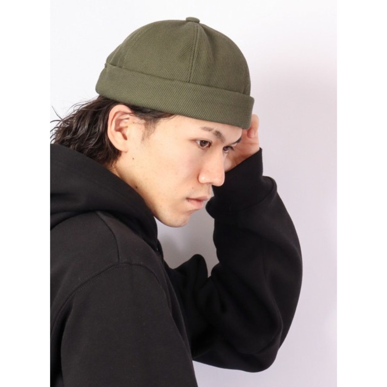 メンズのつばなしキャップのダサくないおしゃれなコーディネート例