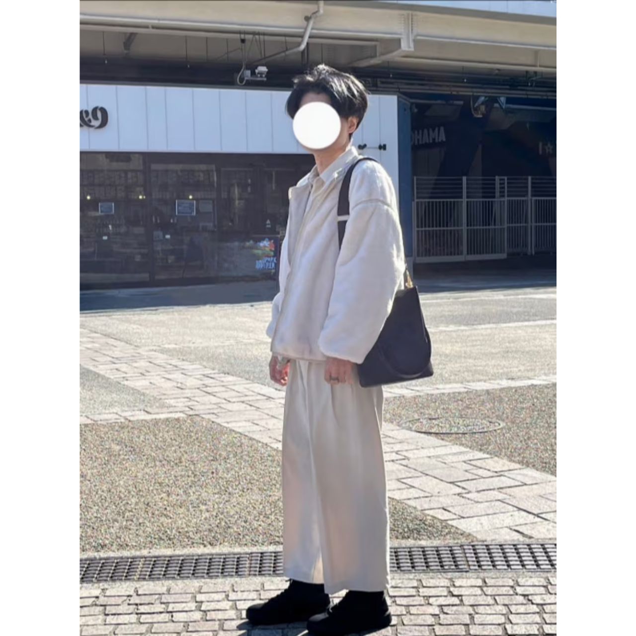 メンズのバケツバッグのダサくないおしゃれなコーディネート例
