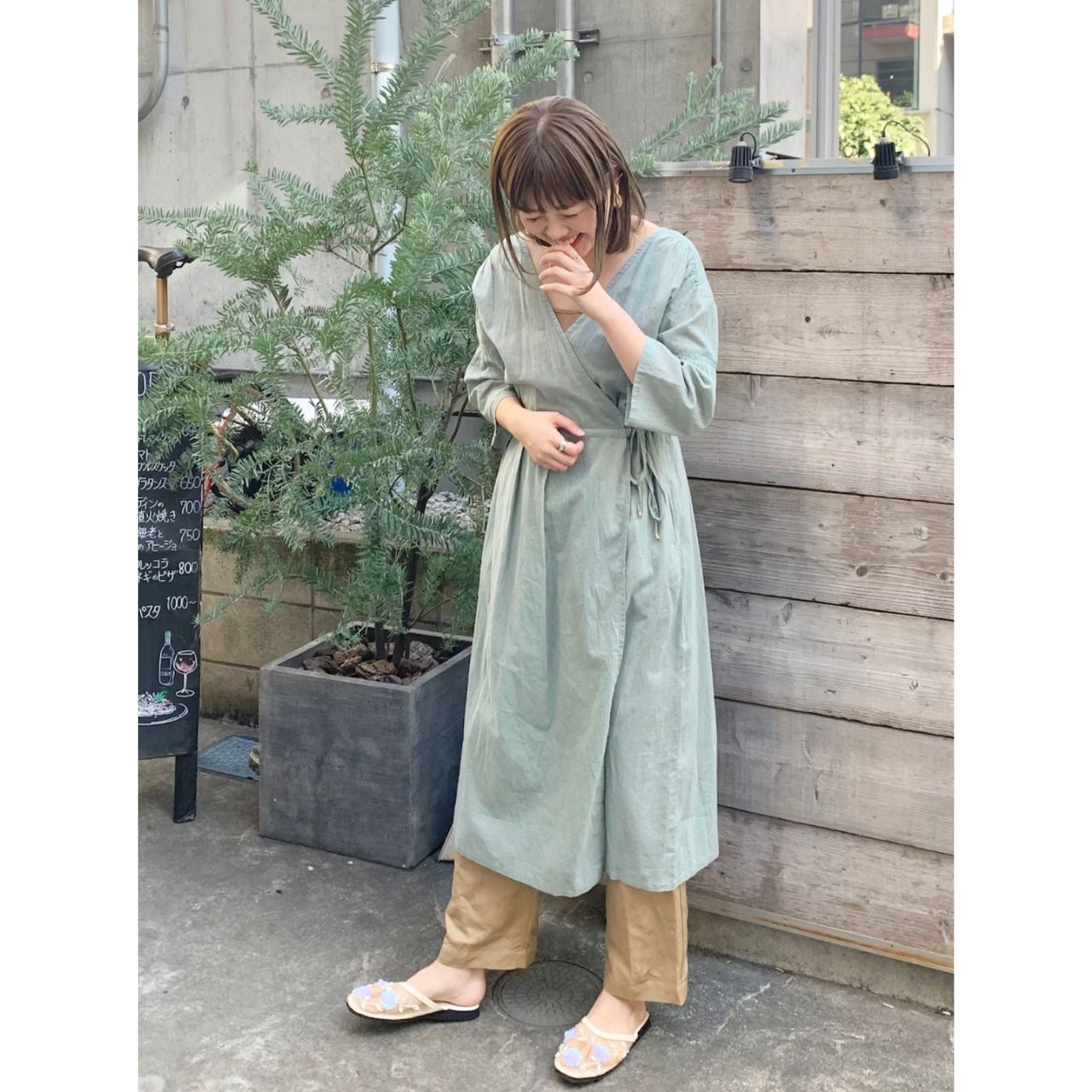 カシュクールのダサくないおしゃれなコーディネート例