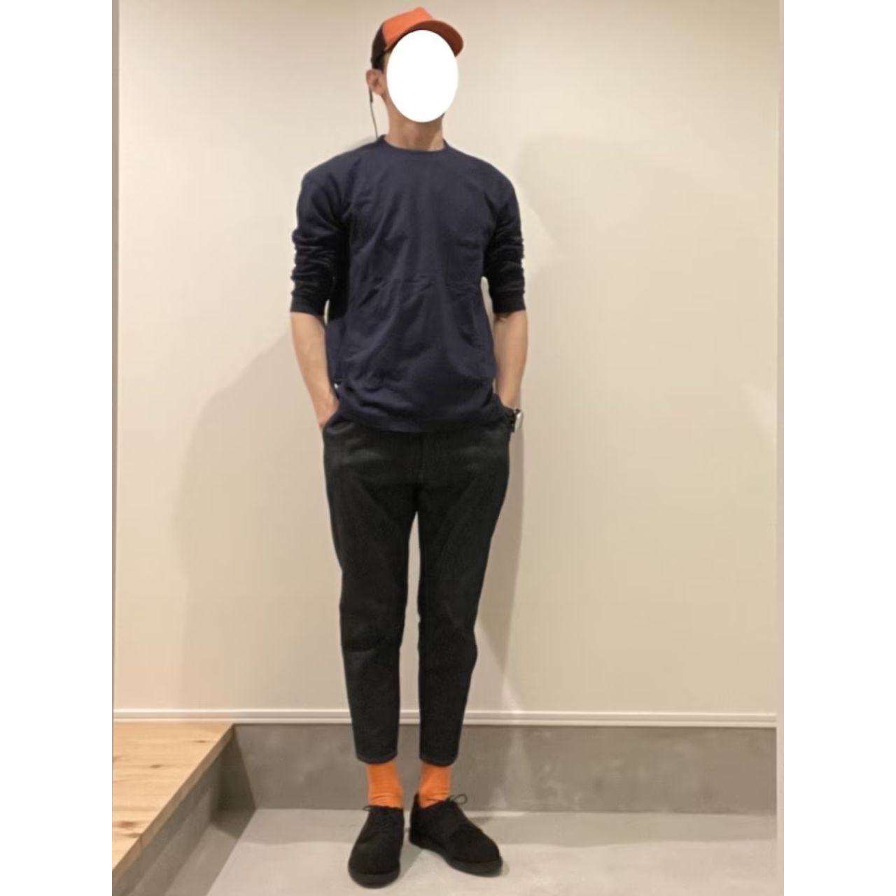 メンズのツートンカラーのキャップのダサくないおしゃれなコーディネート例