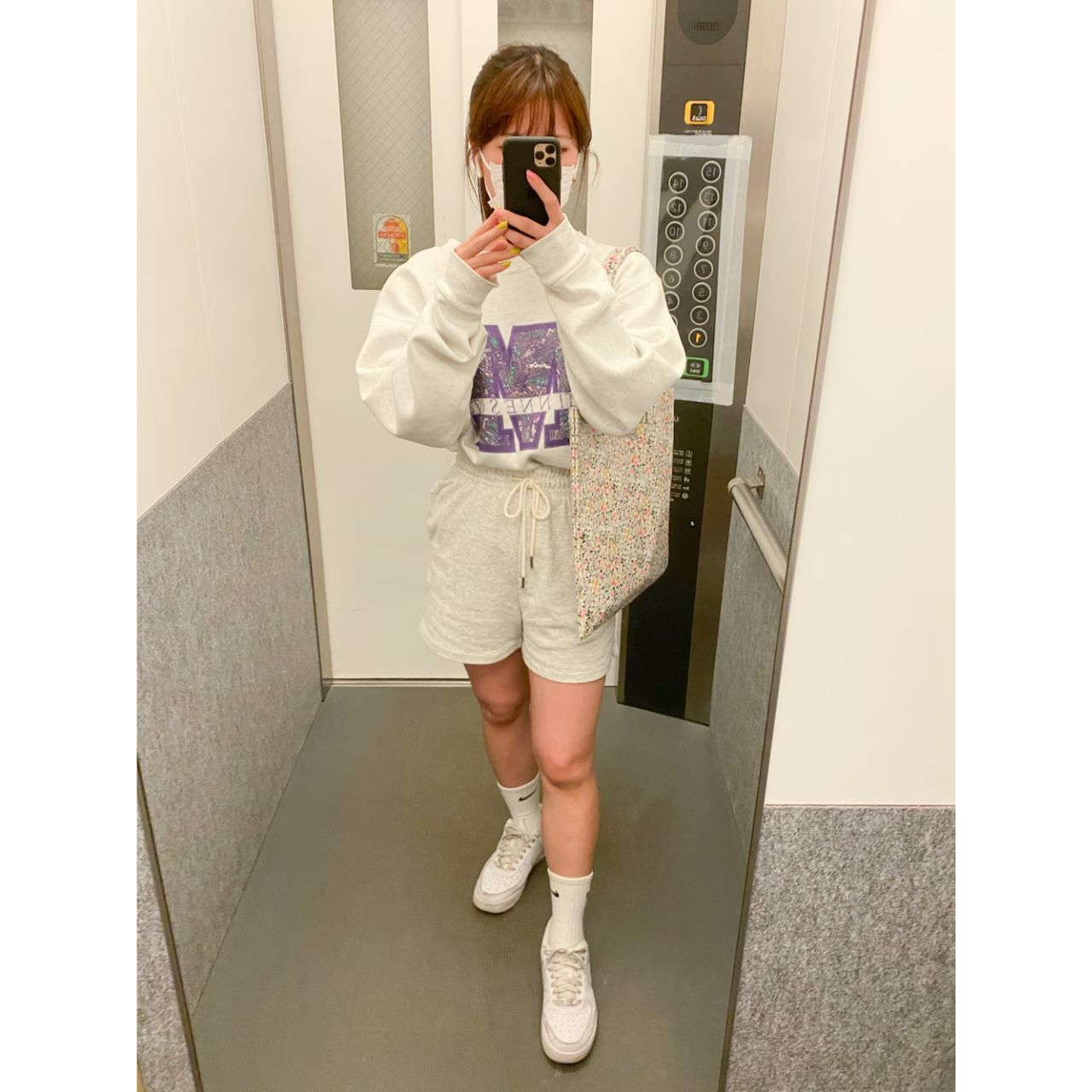 レディースのキャスキッドソンのバッグのダサくないおしゃれなコーディネート例
