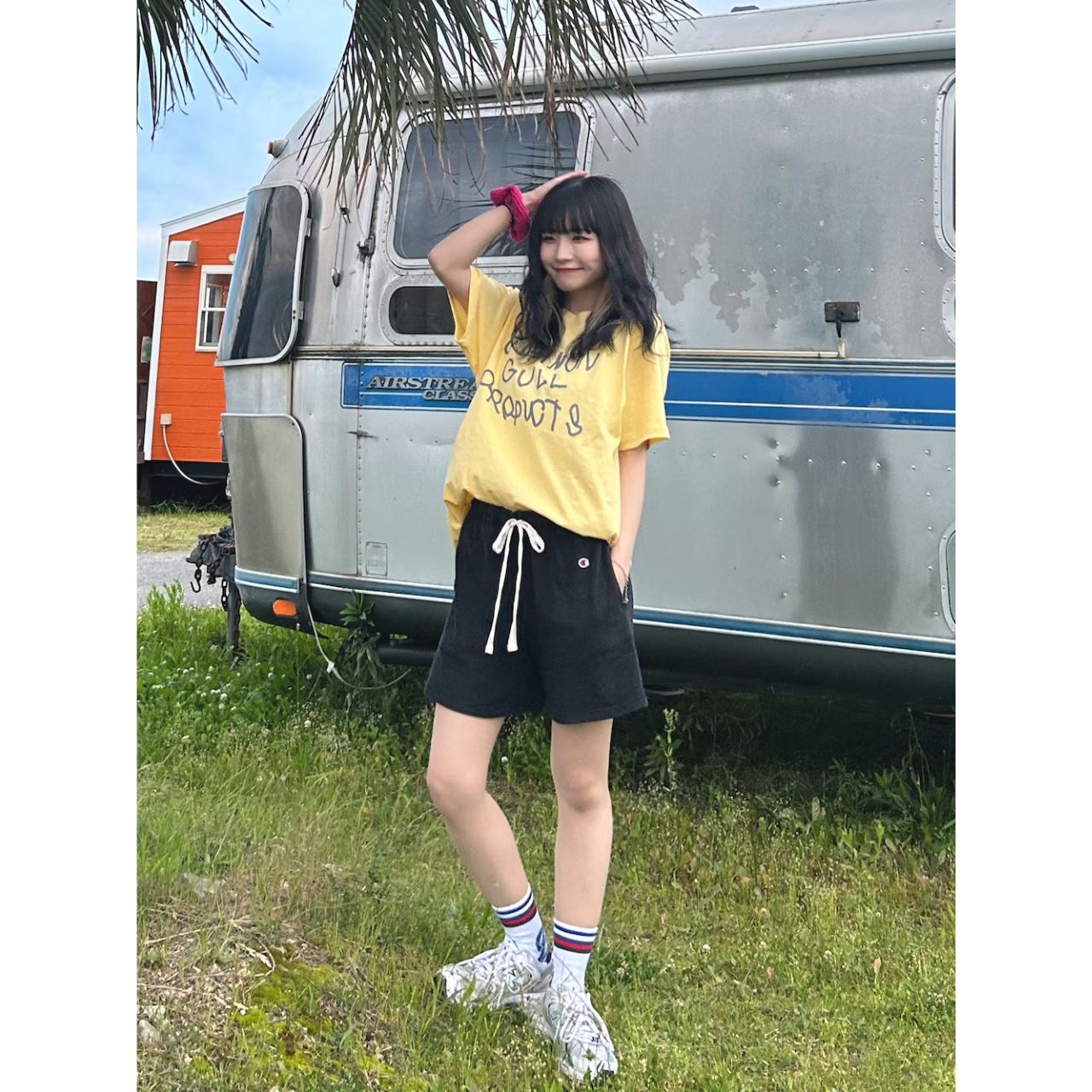 レディースのチャンピオンブランドの服のダサくないおしゃれなコーディネート例
