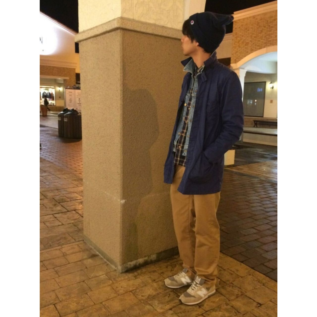 メンズのチャンピオンのニット帽のダサくないおしゃれなコーディネート例
