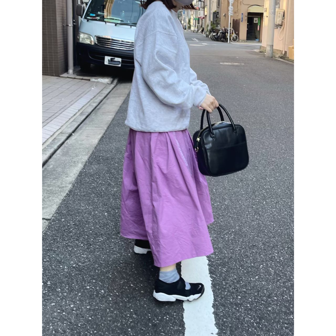 レディースのチャンピオンのスウェットのダサくないおしゃれなコーディネート例