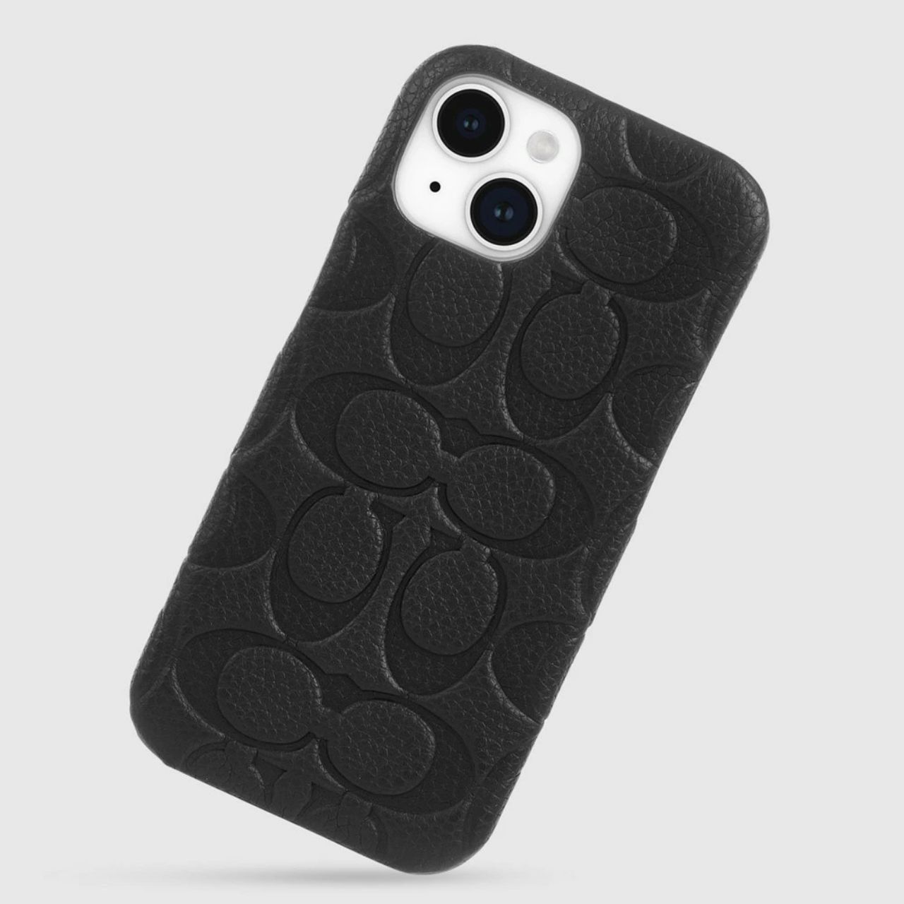 メンズのCOACHのiPhoneケースのダサくないおしゃれなコーディネート例