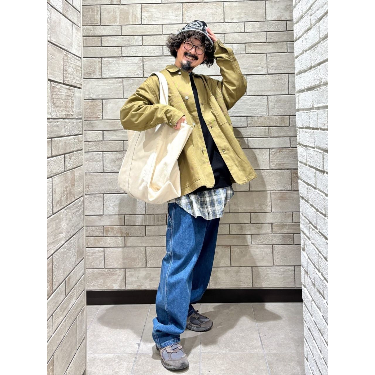 メンズのcoenのトートバッグのダサくないおしゃれなコーディネート例
