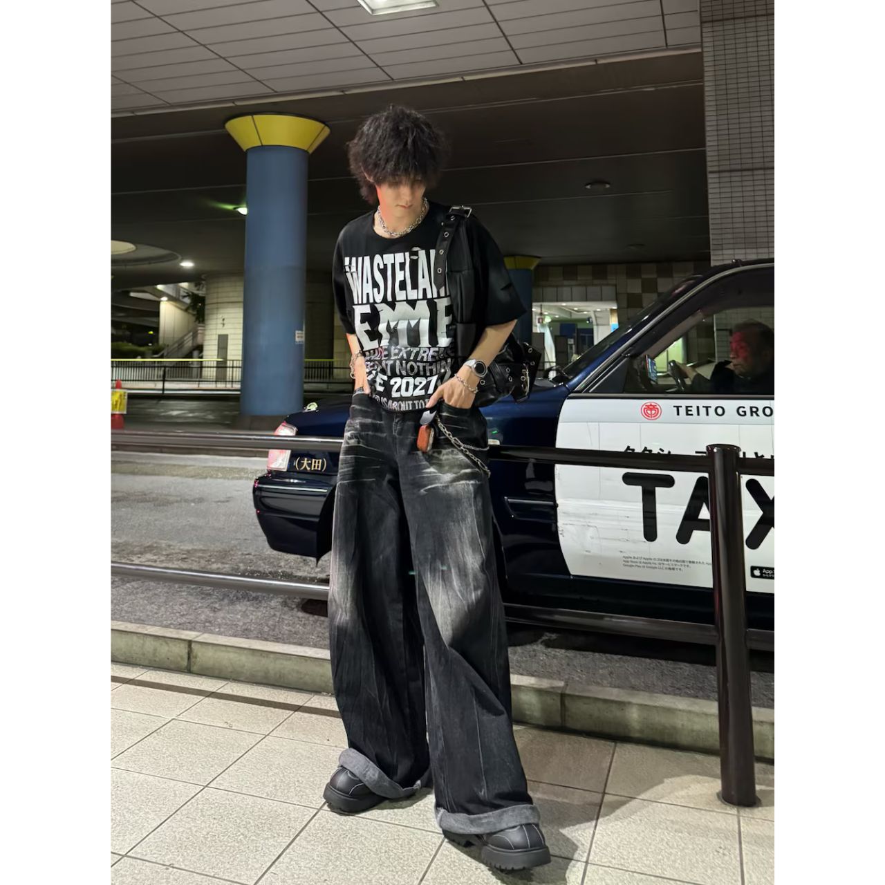 メンズのダメージTシャツのダサくないおしゃれなコーディネート例