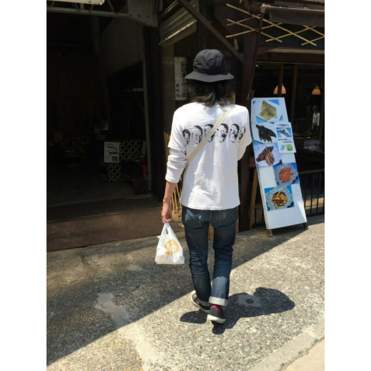 メンズのデニムのハチノスのダサくないおしゃれなコーディネート例
