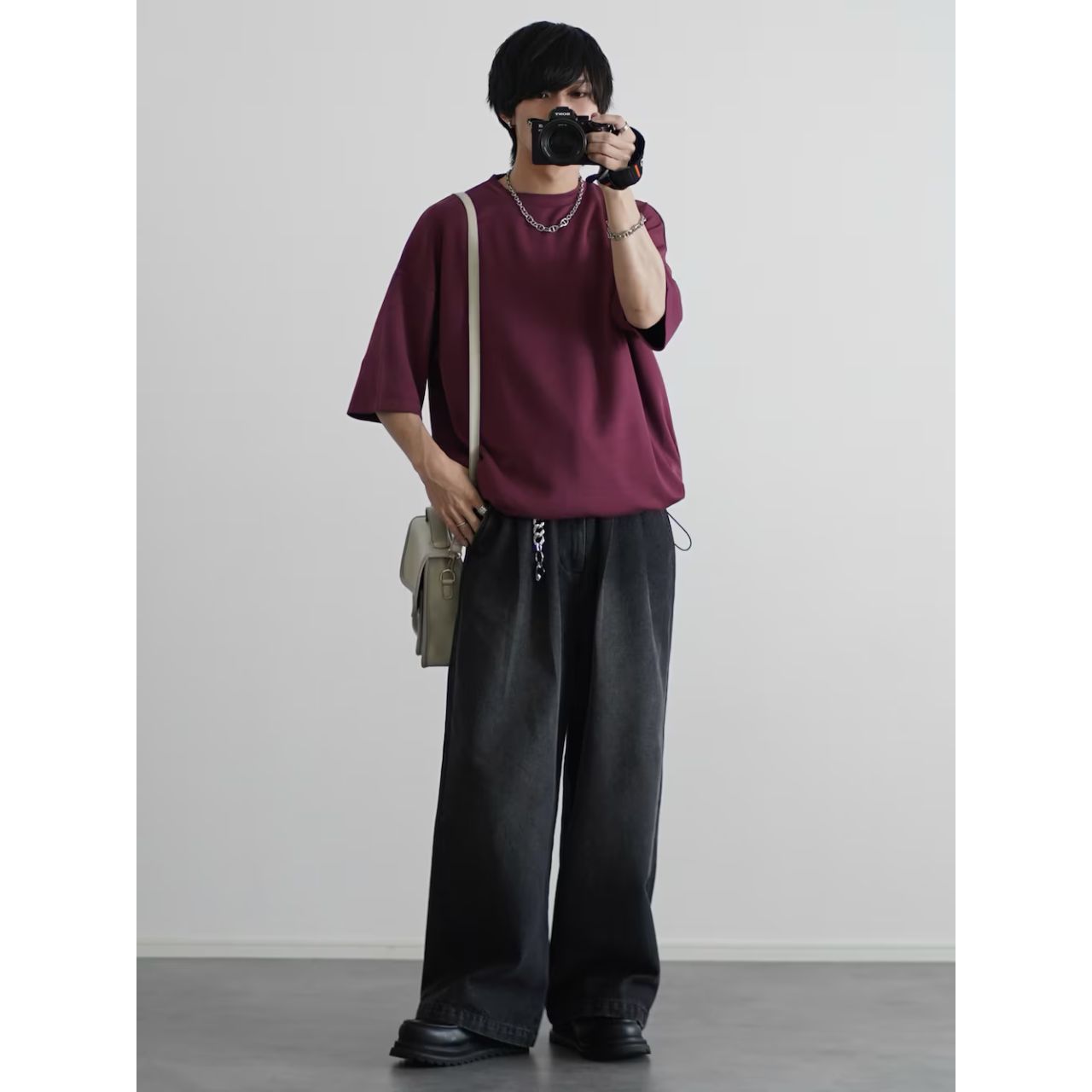 メンズのデバイスのバッグのダサくないおしゃれなコーディネート例