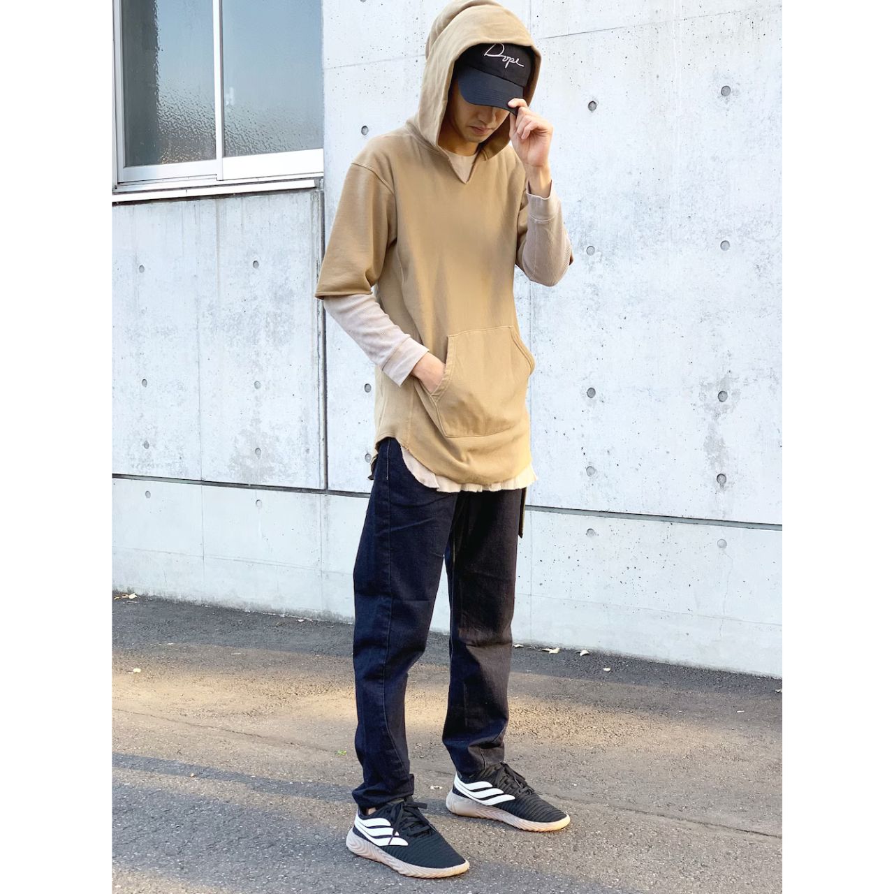 メンズのDOPEのキャップのダサくないおしゃれなコーディネート例