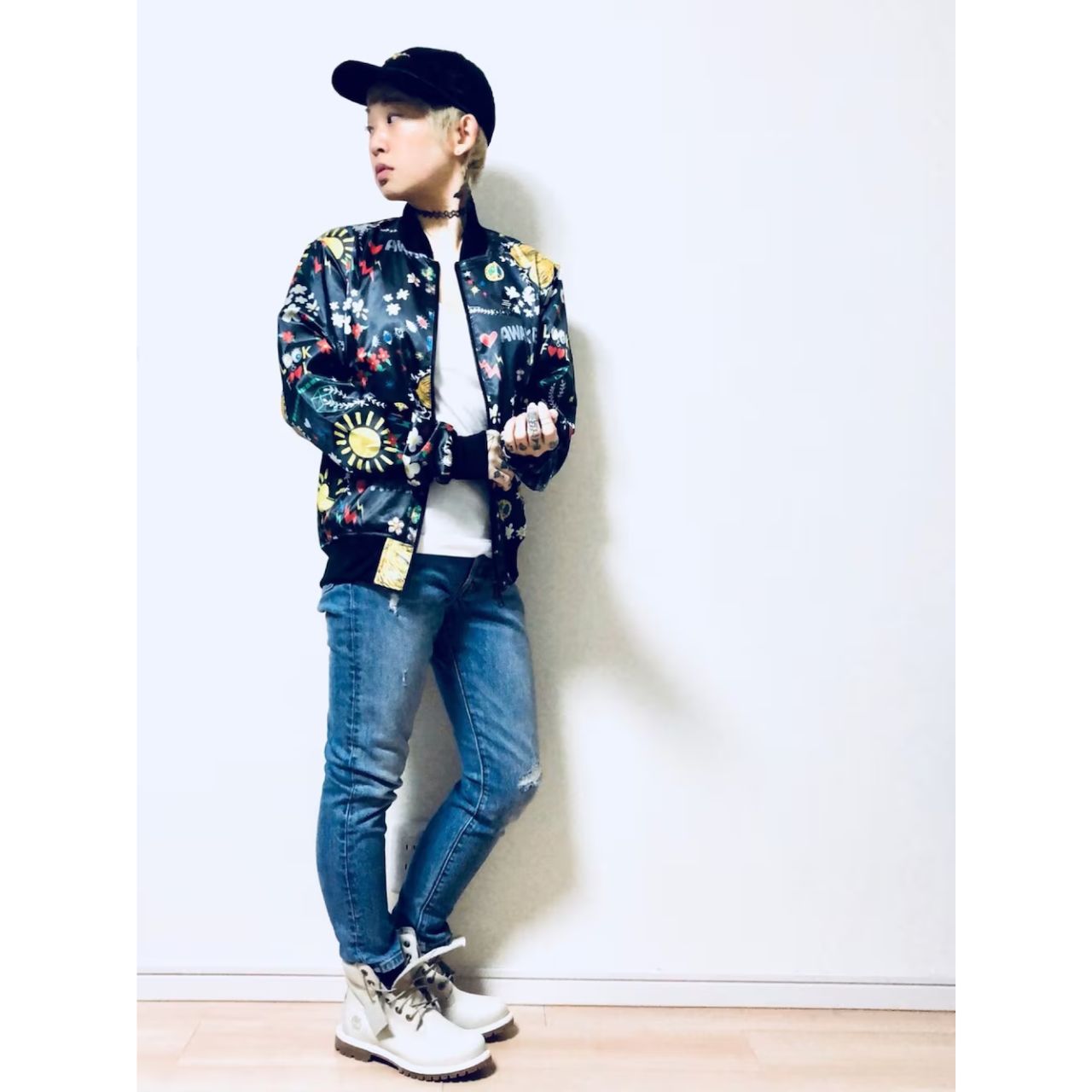 レディースのDOPEのキャップのダサくないおしゃれなコーディネート例