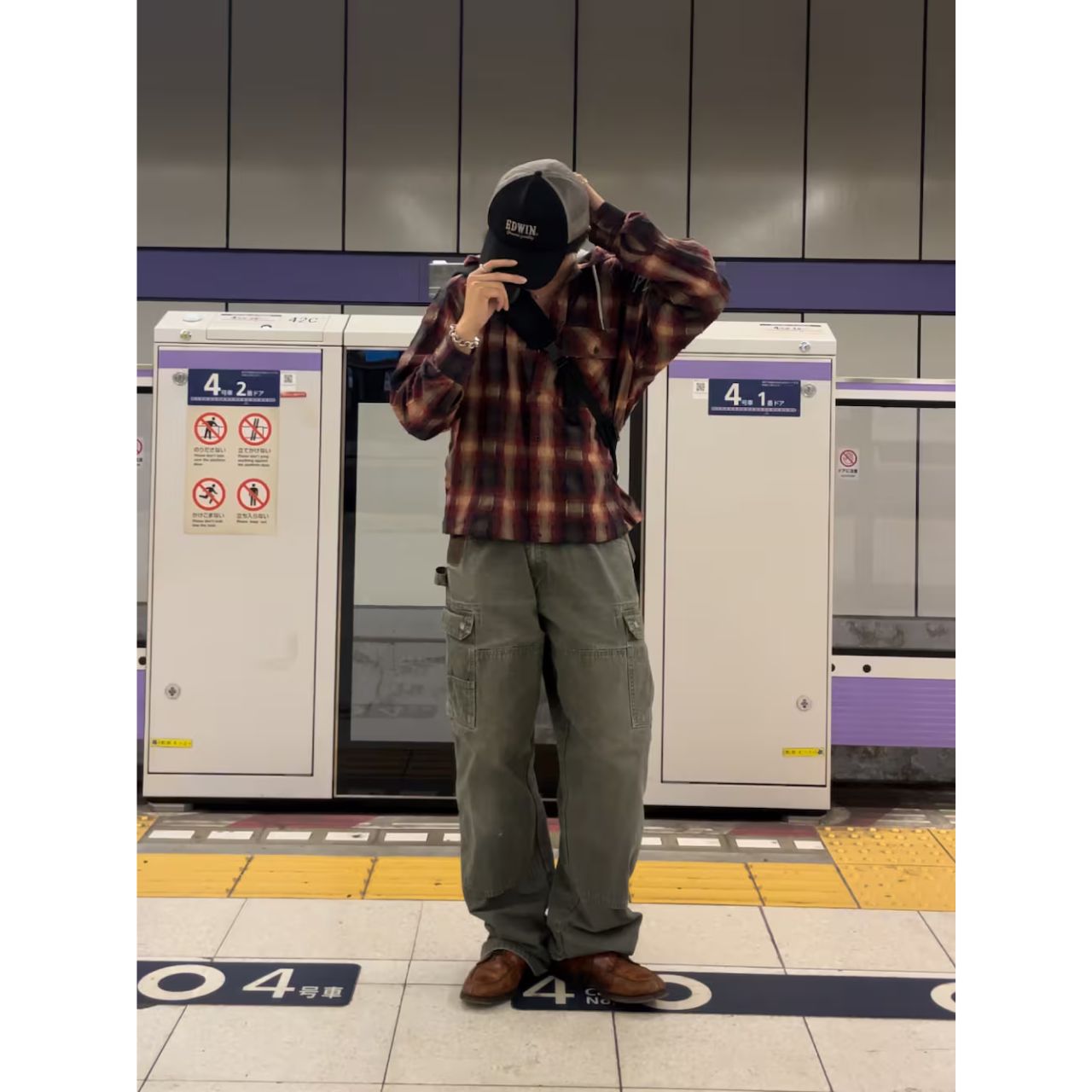 メンズのエドウィンのキャップのダサくないおしゃれなコーディネート例