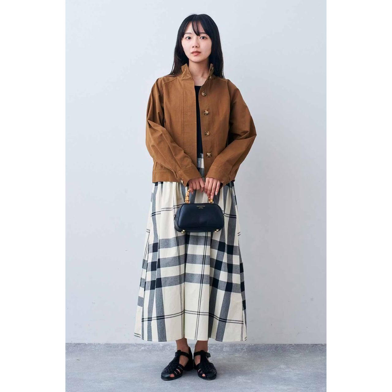 レディースのフェリシモの服のおしゃれなコーディネート例
