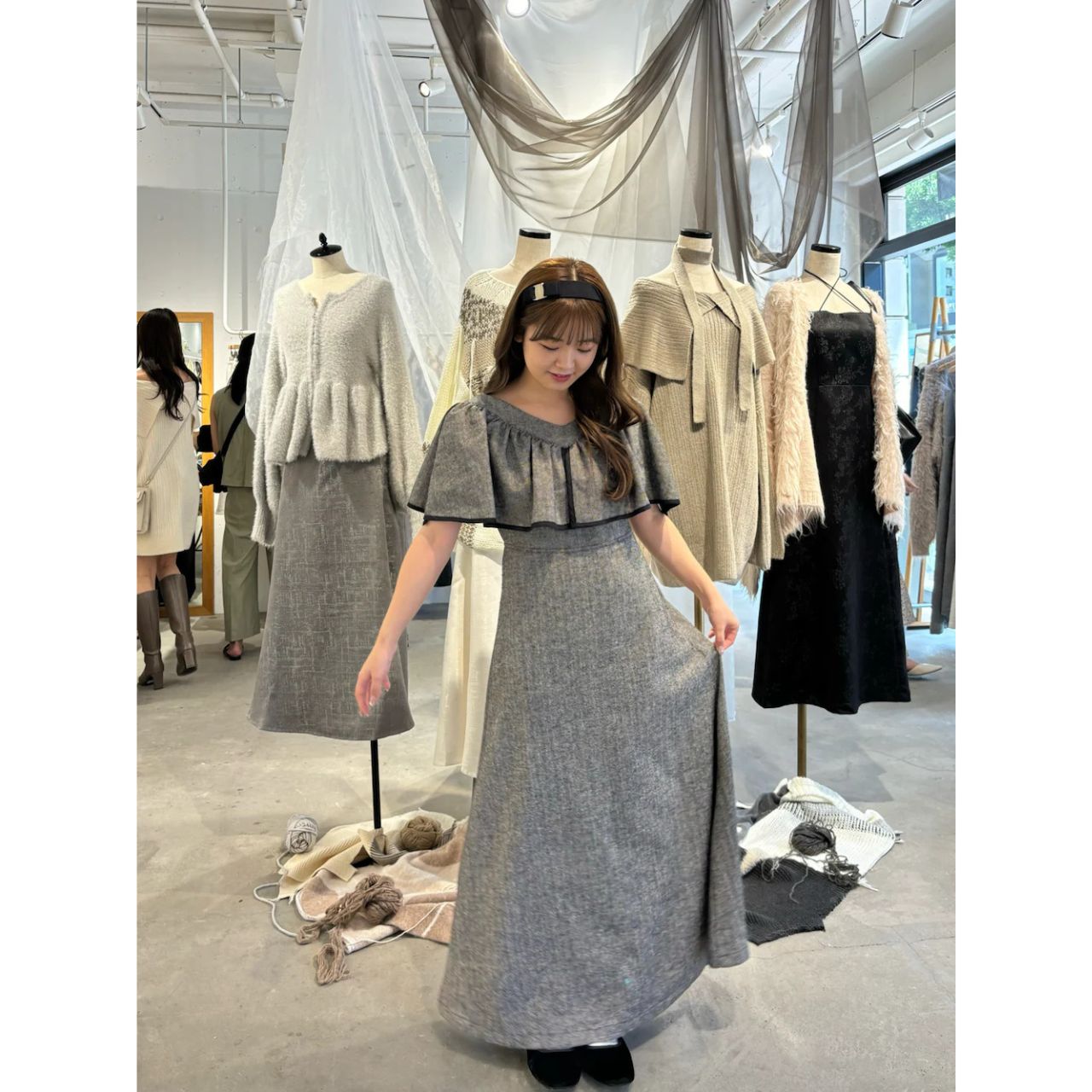 レディースのferragamoのカチューシャのダサくないおしゃれなコーディネート例
