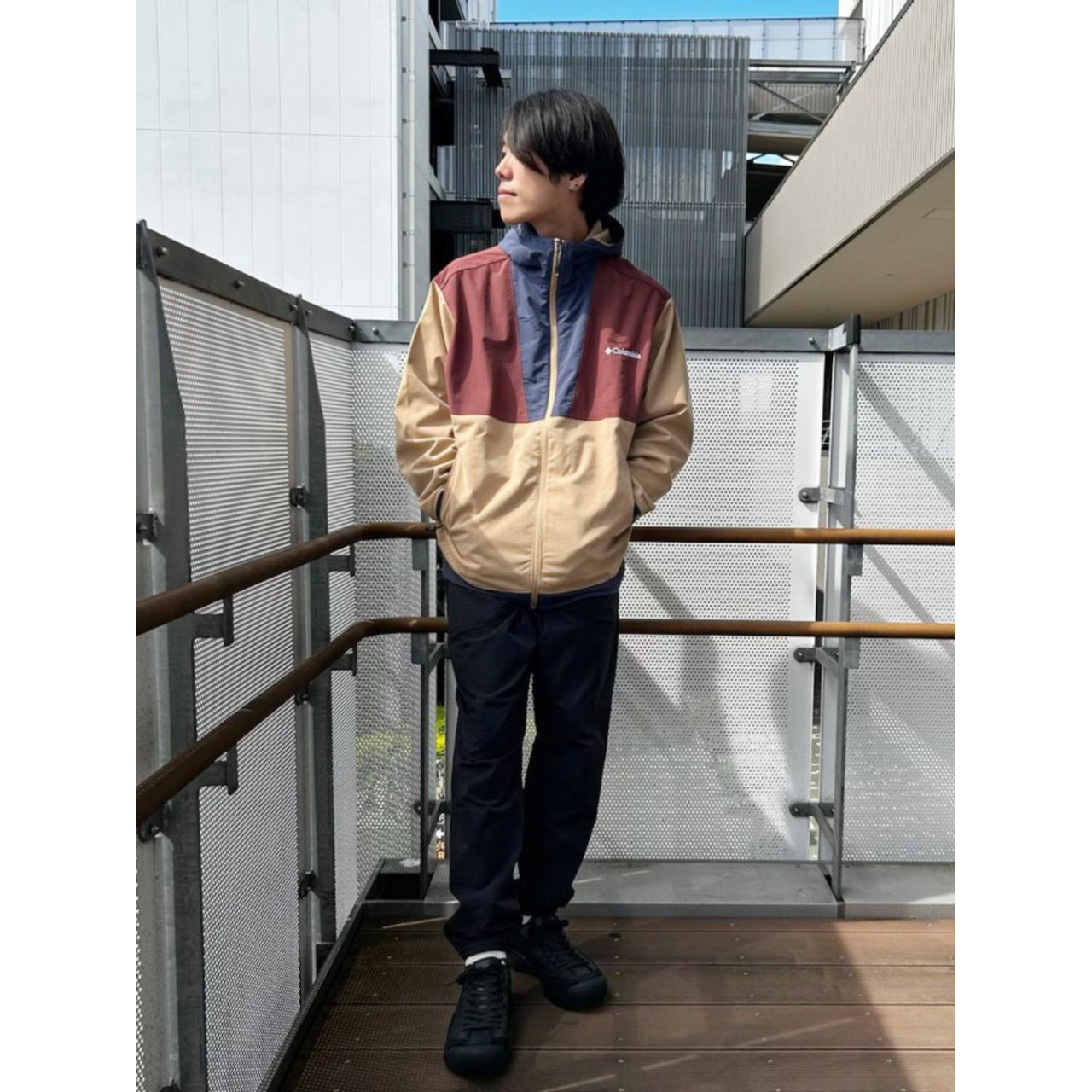 メンズのフルジップのパーカーのダサくないおしゃれなコーディネート例
