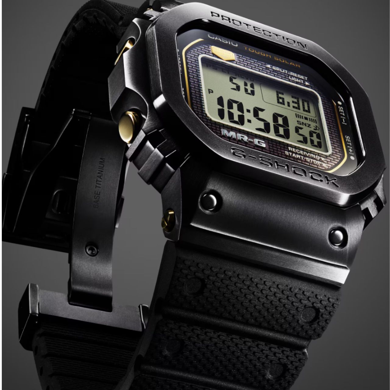 メンズのG-SHOCKのMR-Gのダサくないおしゃれなコーディネート例