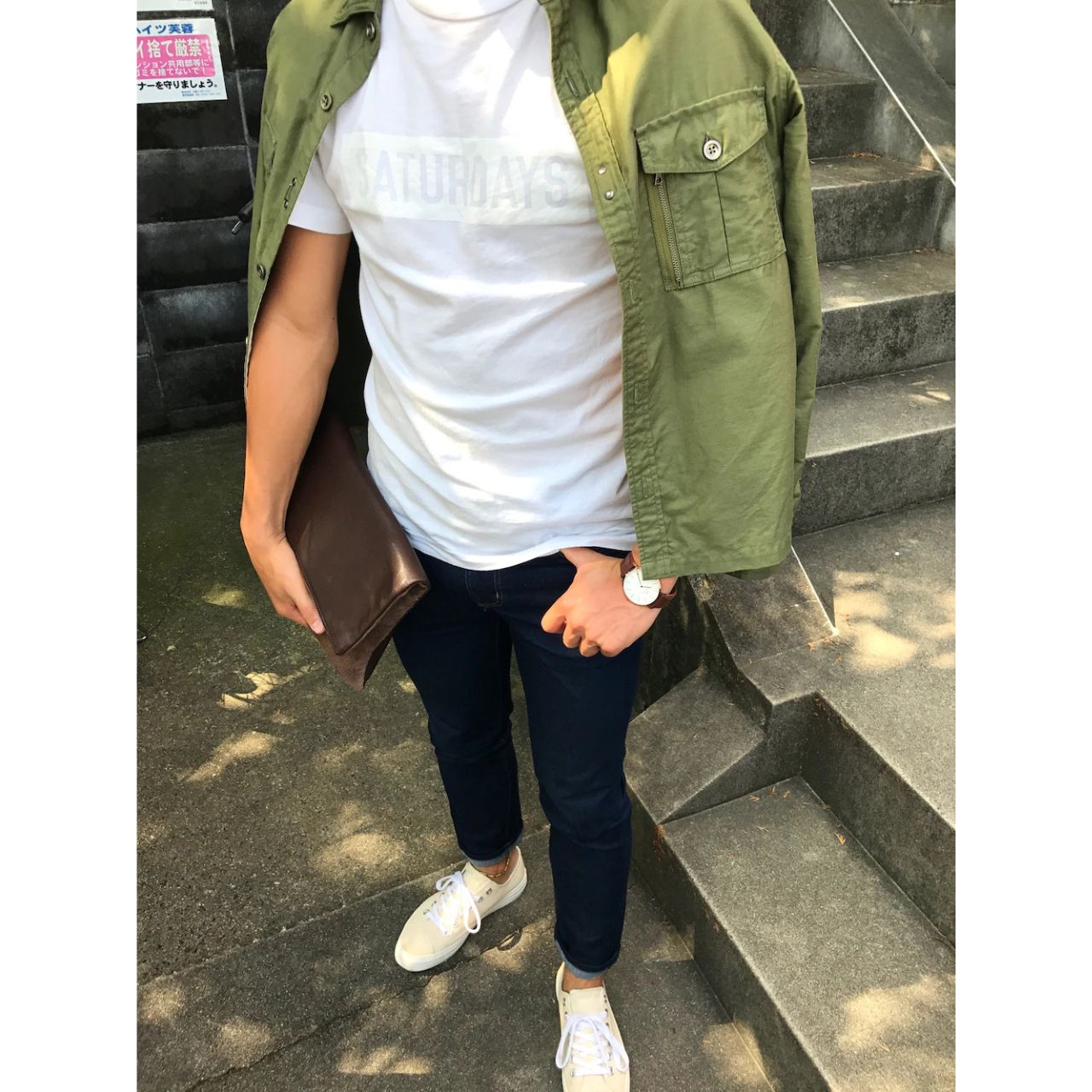 メンズのgapのスニーカーのダサくないおしゃれなコーディネート例
