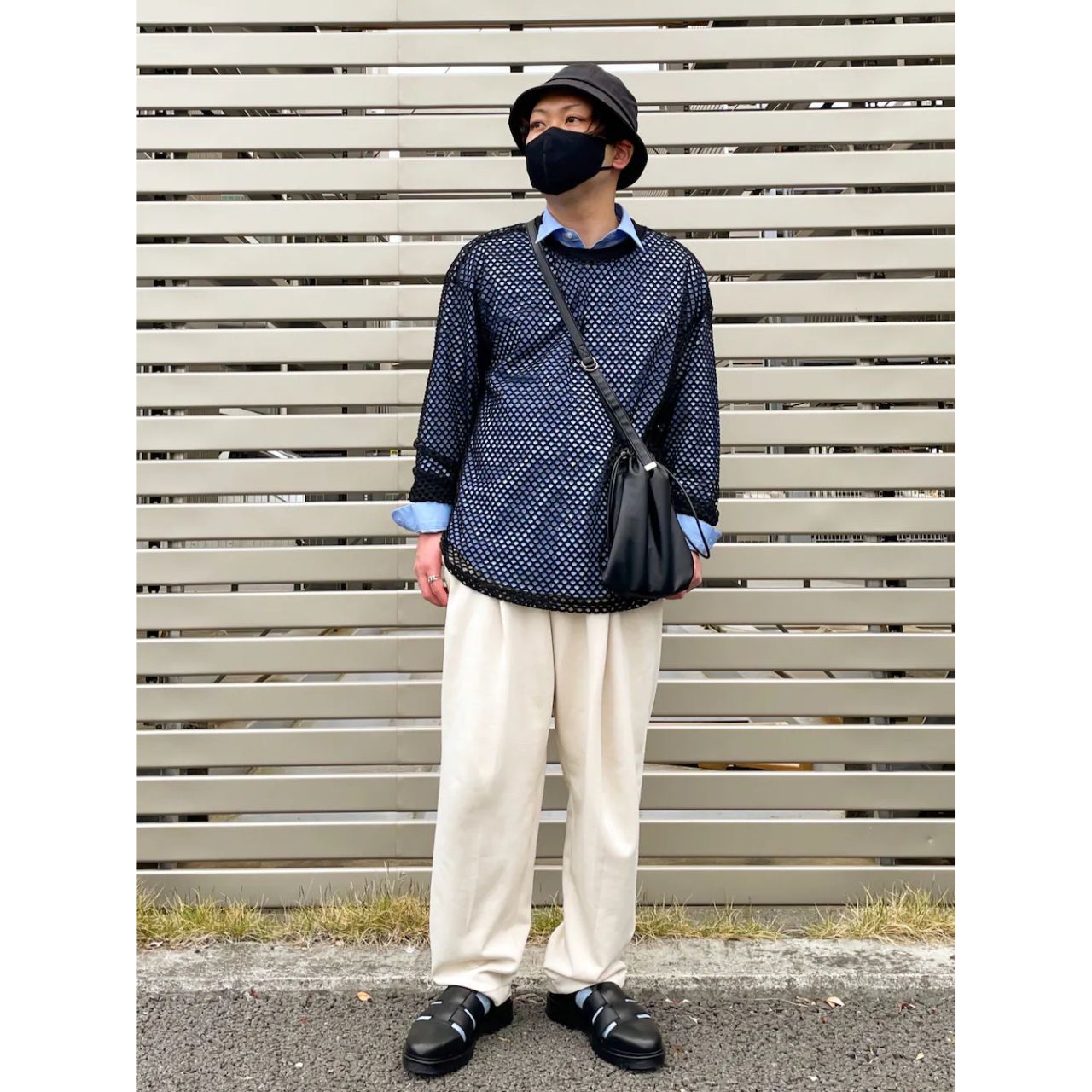 メンズのグルカサンダの靴下のダサくないおしゃれなコーディネート例
