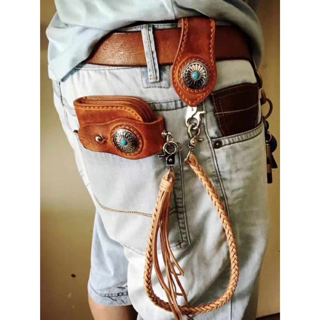 メンズのハンドメイド小物のダサくないおしゃれなコーディネート例