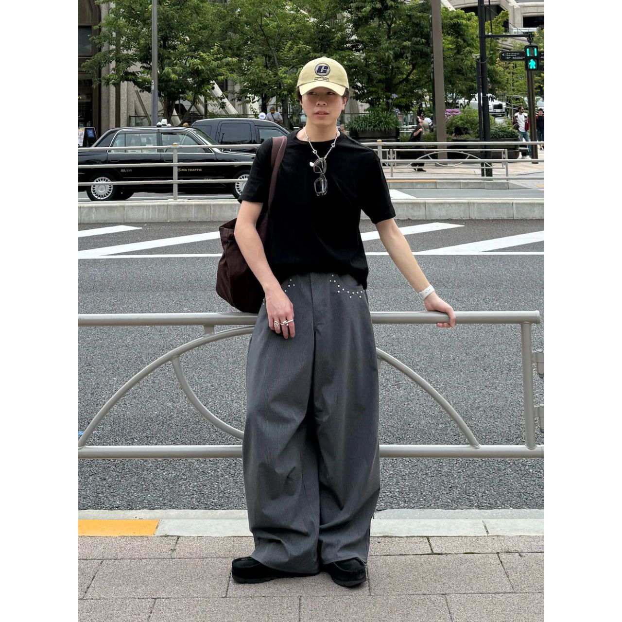 メンズのヘインズのTシャツのダサくないおしゃれなコーディネート例