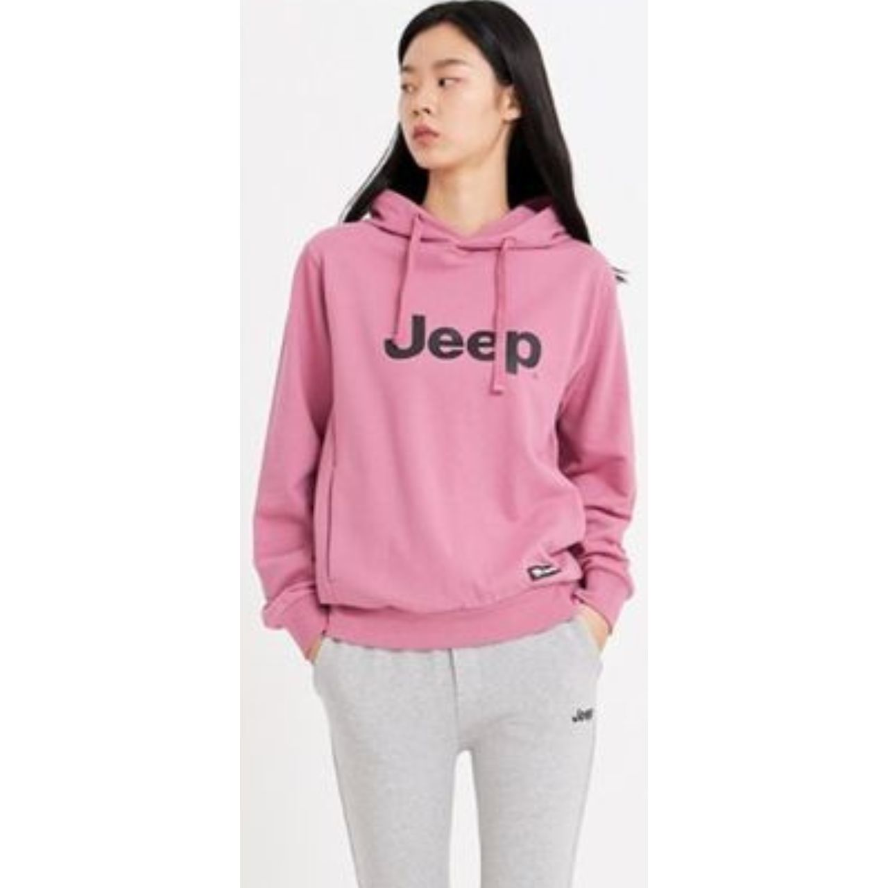 レディースのJEEPの服のダサくないおしゃれなコーディネート例