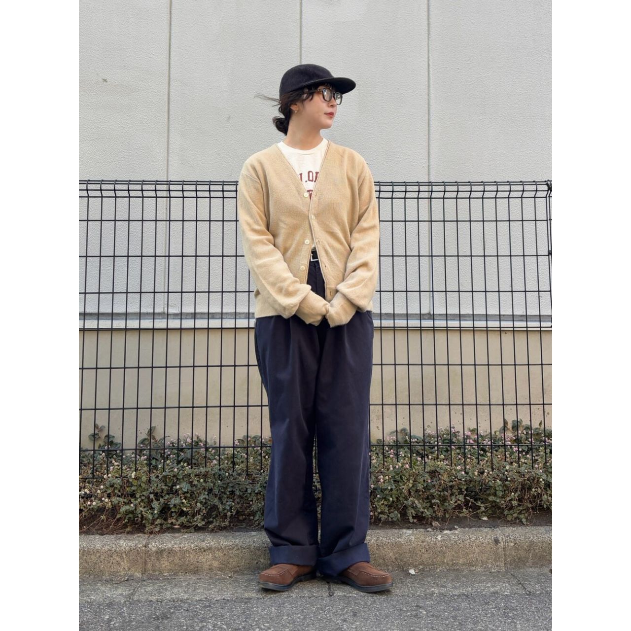 レディースのジェットキャップのダサくないおしゃれなコーディネート例