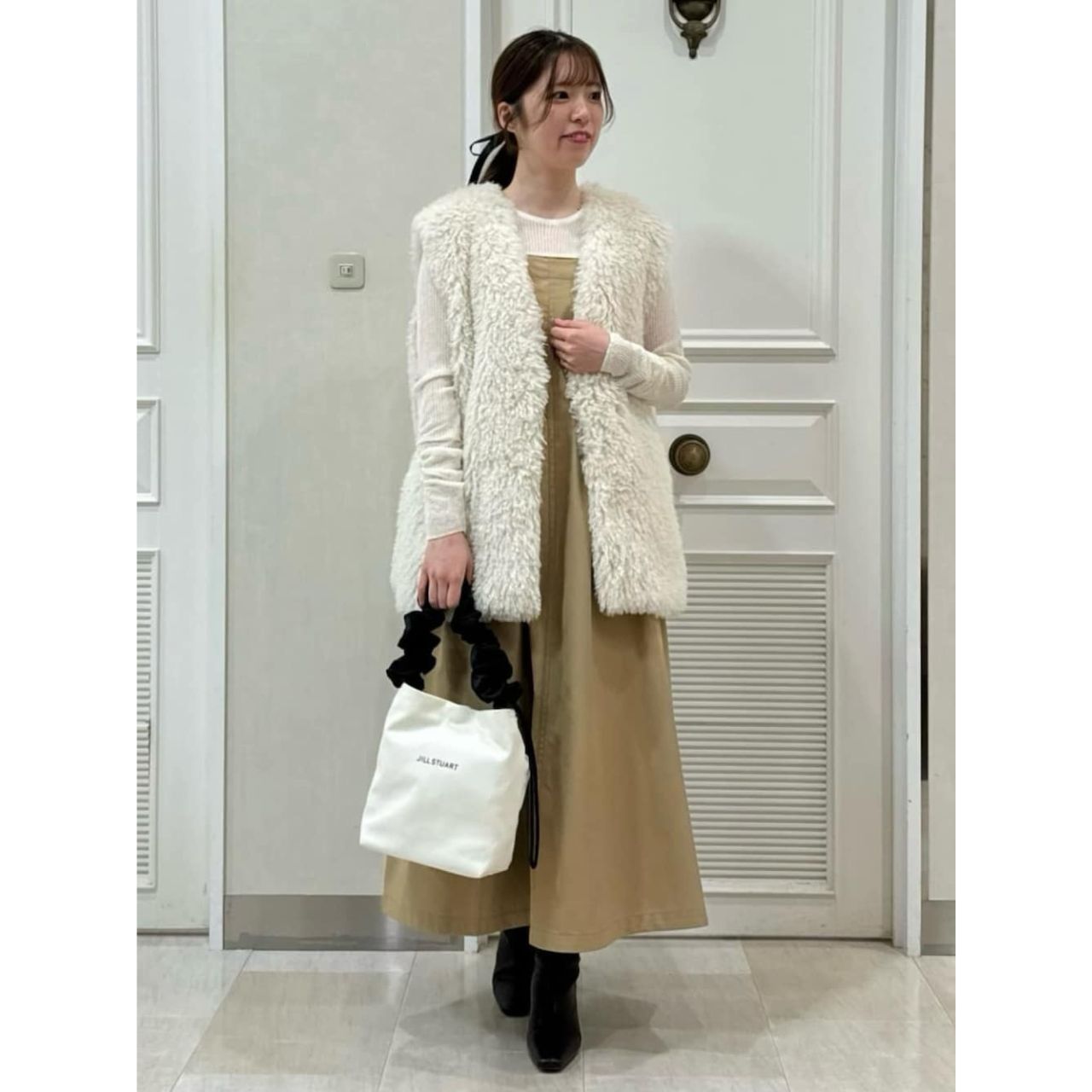 レディースのジルスチュアートの服のダサくないおしゃれなコーディネート例

