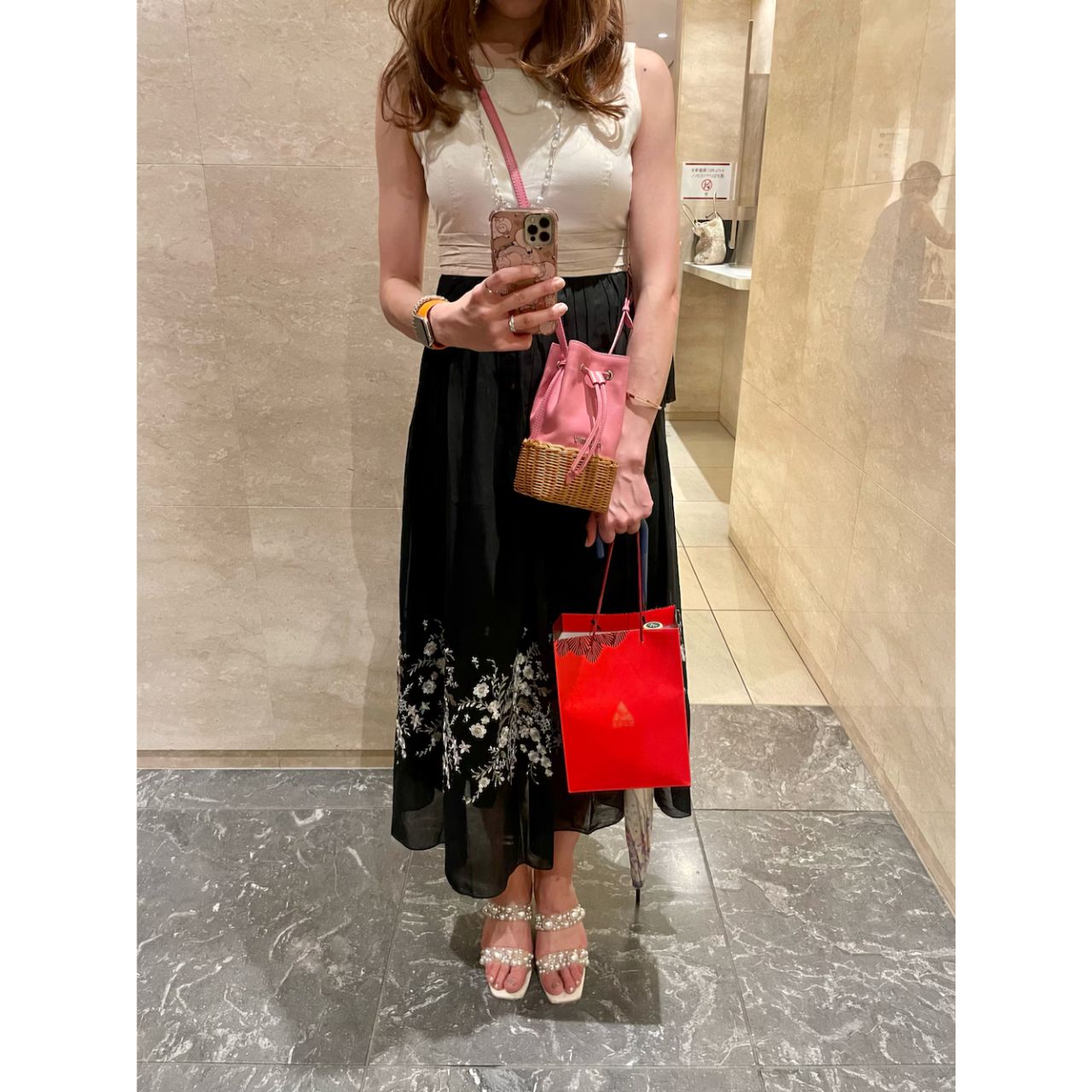 レディースのジルスチュアートの服のダサくないおしゃれなコーディネート例
